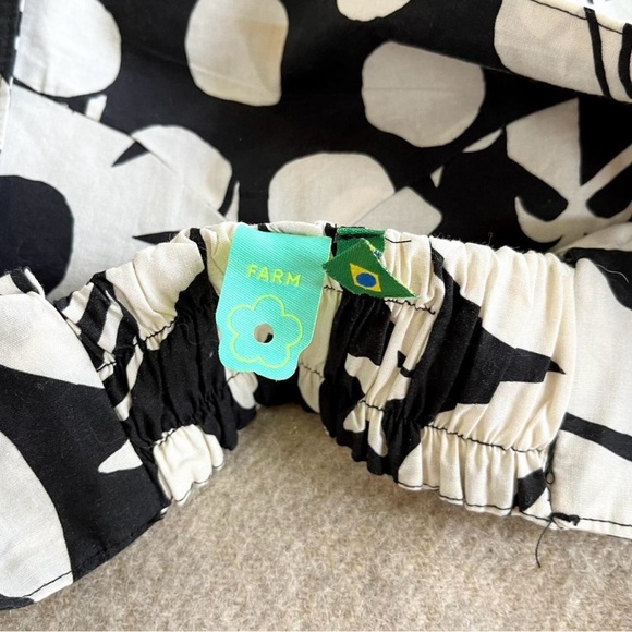 Farm Rio backless crop top 😍 - Picture 7 of 8